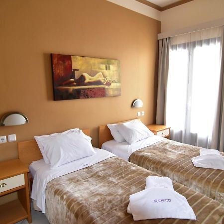 Iridanos Hotel Antikyra Bagian luar foto