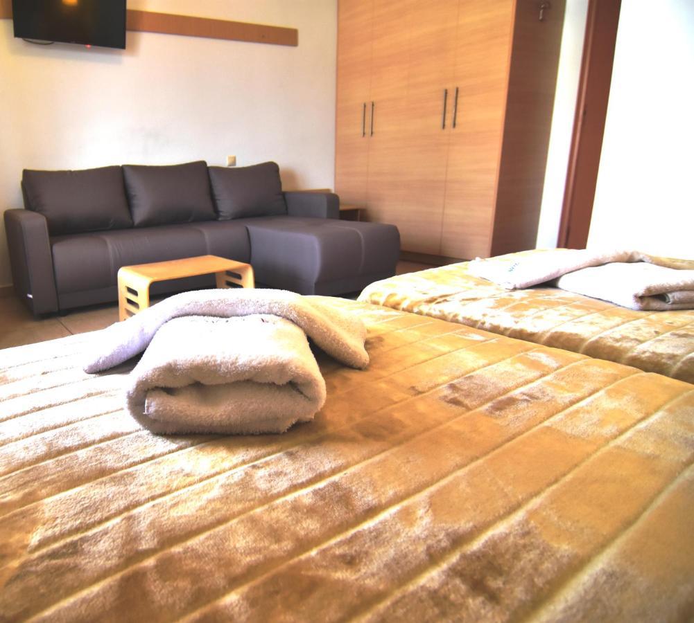 Iridanos Hotel Antikyra Bagian luar foto