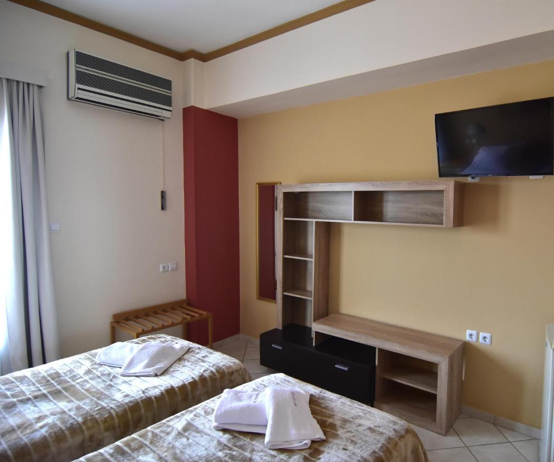 Iridanos Hotel Antikyra Bagian luar foto