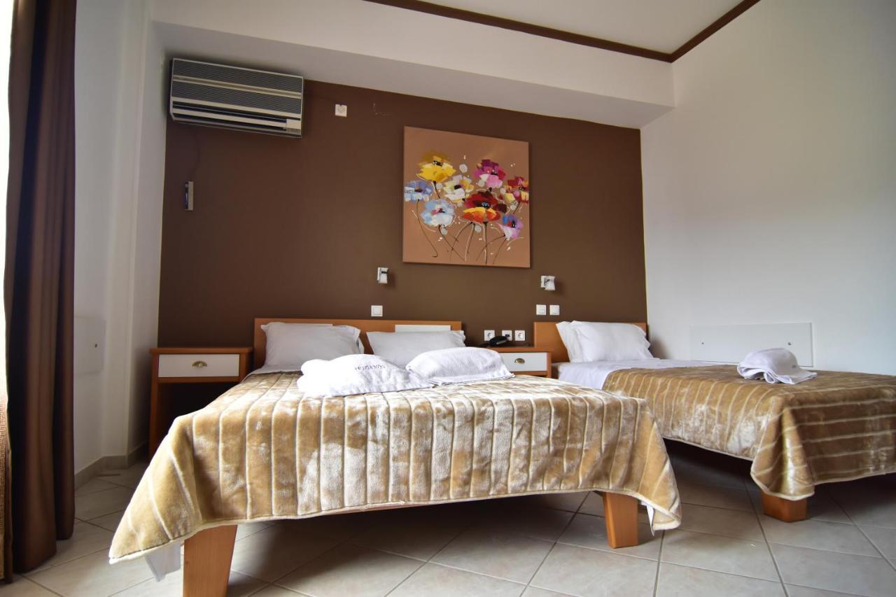 Iridanos Hotel Antikyra Bagian luar foto