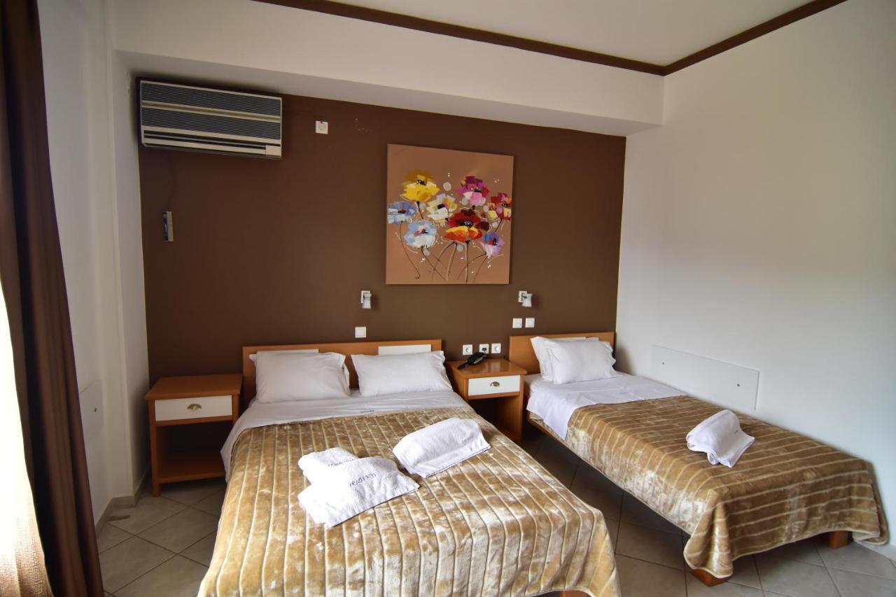 Iridanos Hotel Antikyra Bagian luar foto