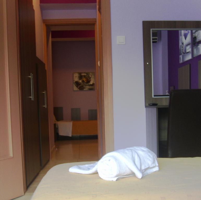 Iridanos Hotel Antikyra Bagian luar foto