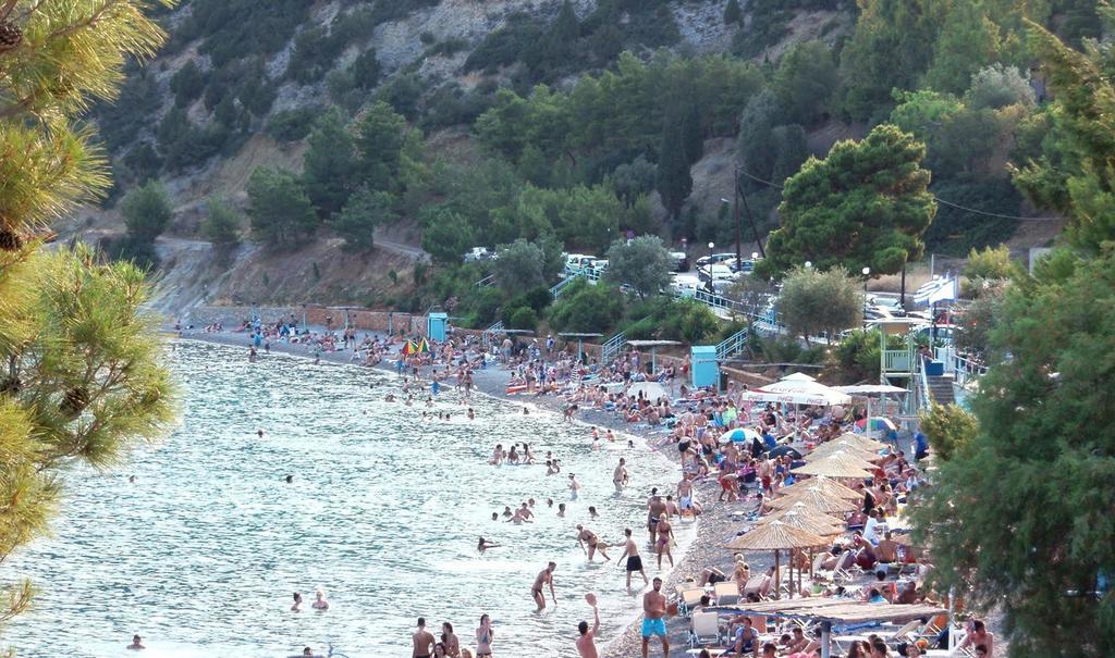 Iridanos Hotel Antikyra Bagian luar foto