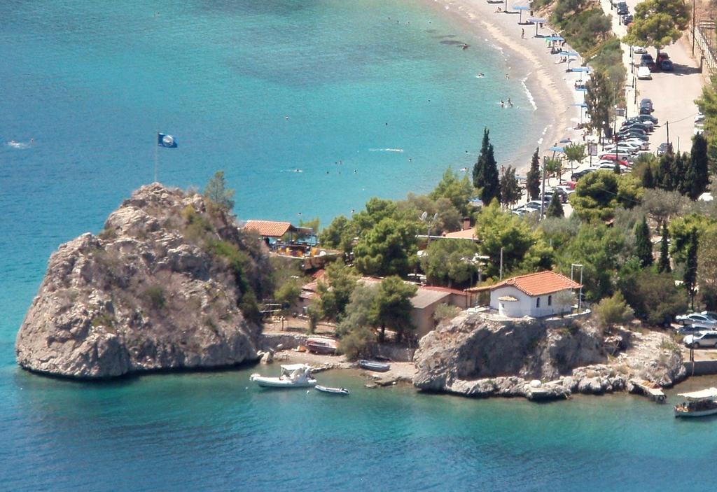 Iridanos Hotel Antikyra Bagian luar foto
