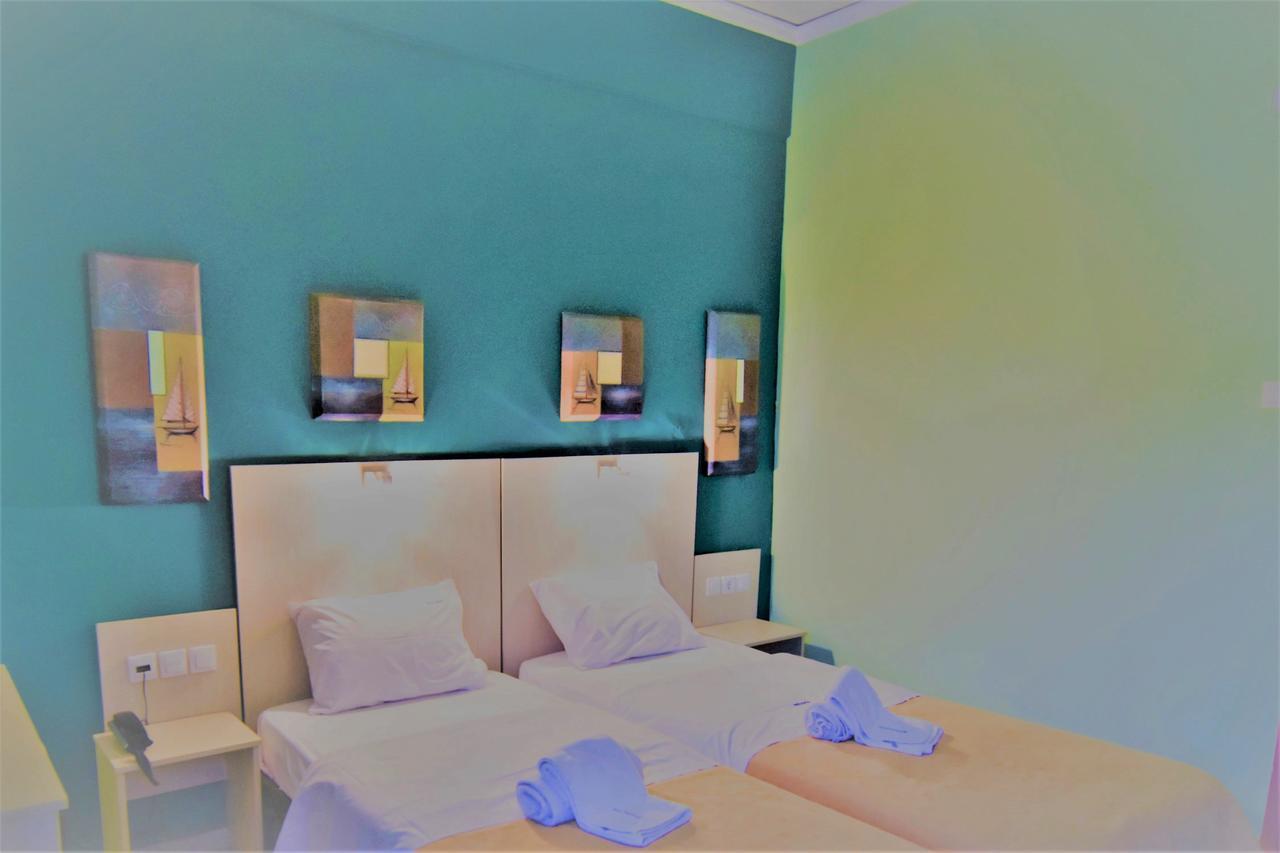 Iridanos Hotel Antikyra Bagian luar foto