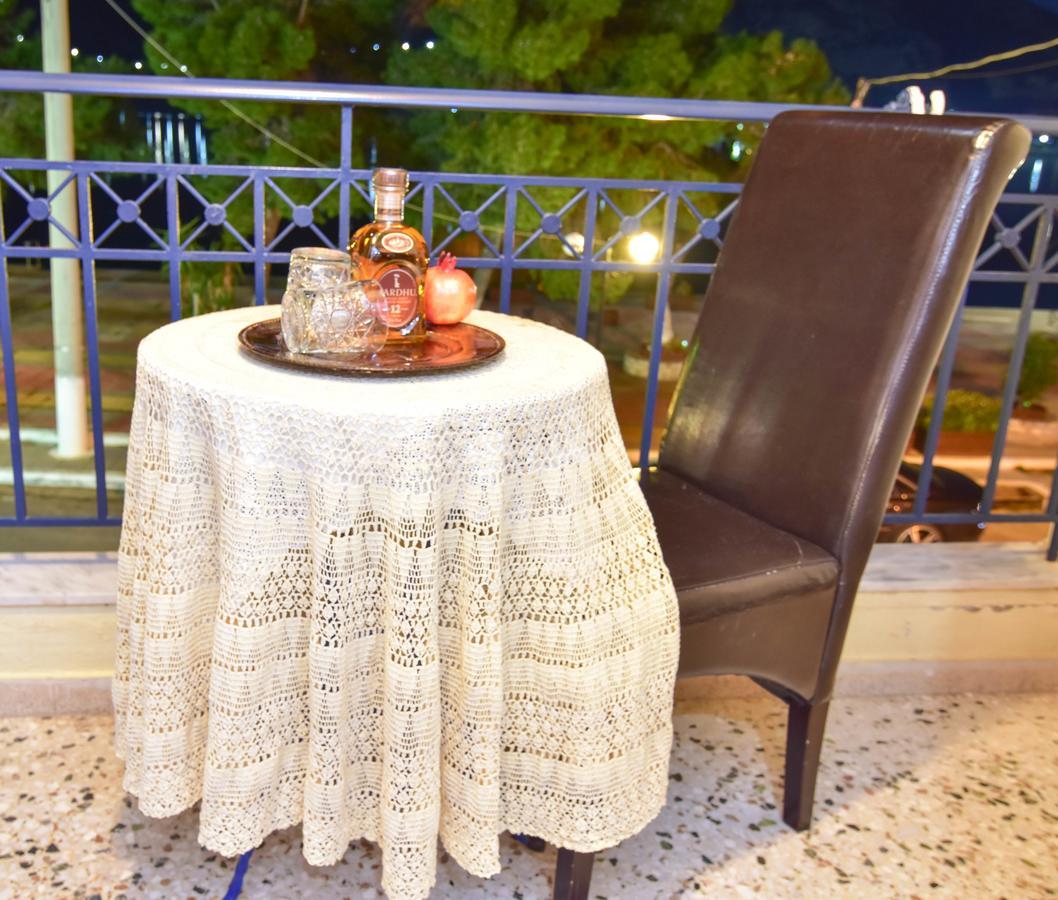 Iridanos Hotel Antikyra Bagian luar foto