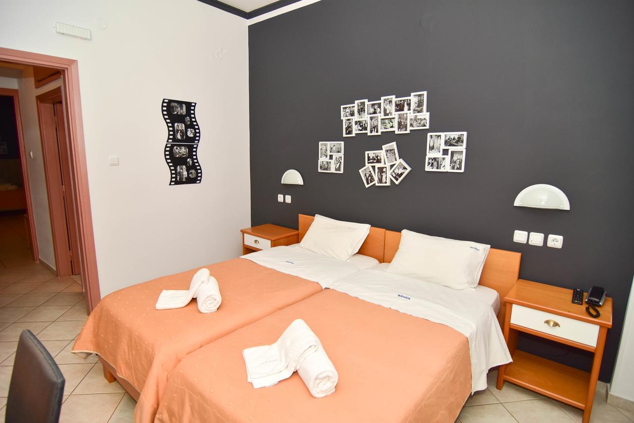 Iridanos Hotel Antikyra Bagian luar foto
