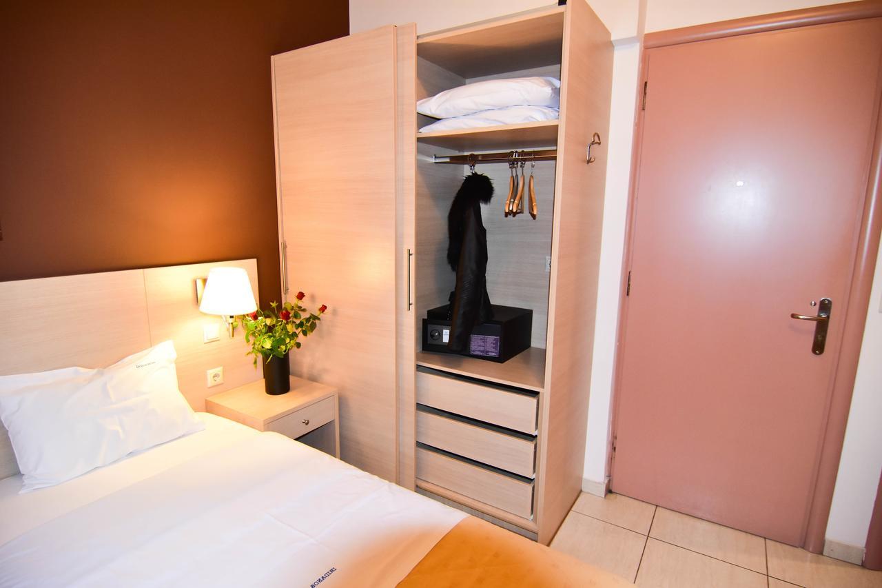Iridanos Hotel Antikyra Bagian luar foto