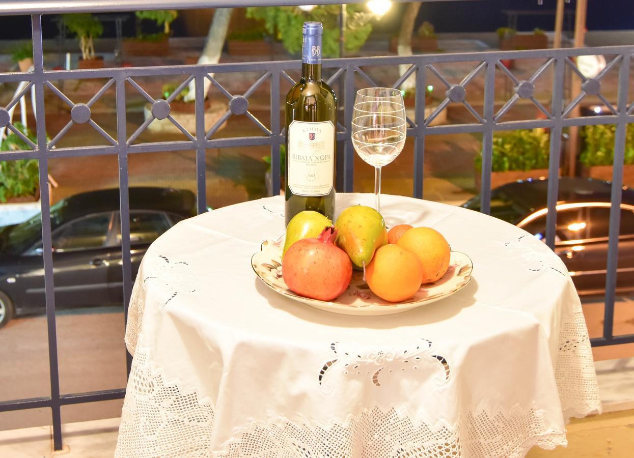 Iridanos Hotel Antikyra Bagian luar foto