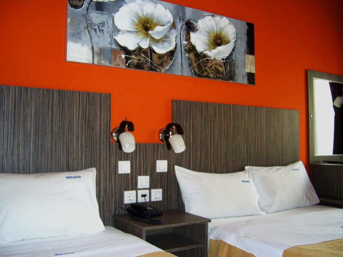 Iridanos Hotel Antikyra Ruang foto